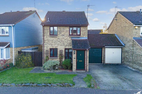 Bouchers Mead, Chelmsford 3 bed detached house for sale