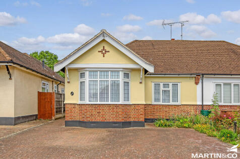 2 bedroom semi-detached bungalow for sale