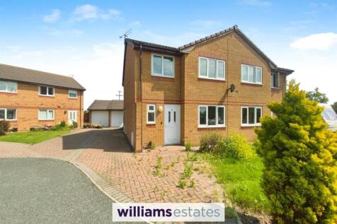 3 bedroom semi-detached house for sale