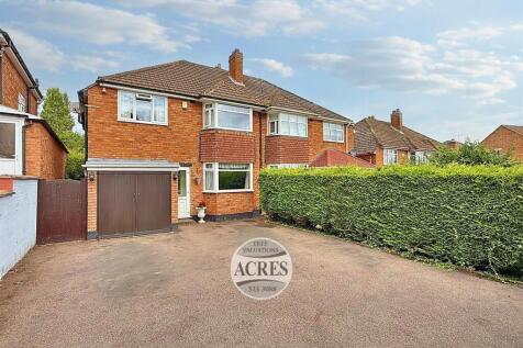Bickley Avenue, Four Oaks, Sutton... 3 bed semi