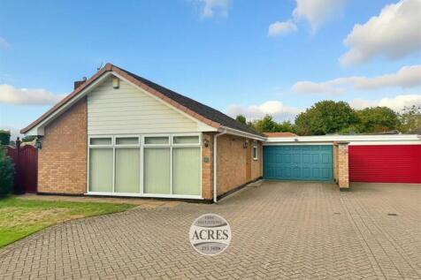 Highcroft Drive, Four Oaks, Sutton... 3 bed detached bungalow for sale