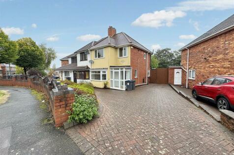 3 bedroom semi-detached house for sale