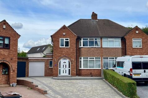 Bonner Drive, Walmley, Sutton Coldfield 3 bed semi