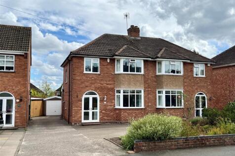 Springfield Crescent, Walmley, Sutton... 3 bed semi
