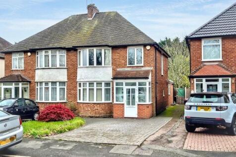 Kingsbury Road, Curdworth, Sutton... 3 bed semi