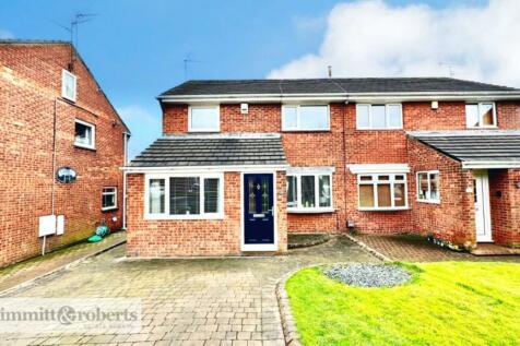 3 bedroom semi-detached house for sale