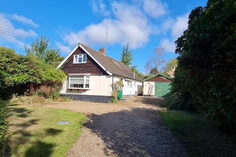 3 bedroom semi-detached bungalow for sale