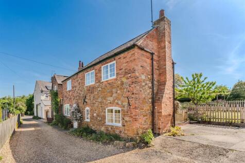 Town Street, Burton Overy, Leicester 2 bed cottage for sale