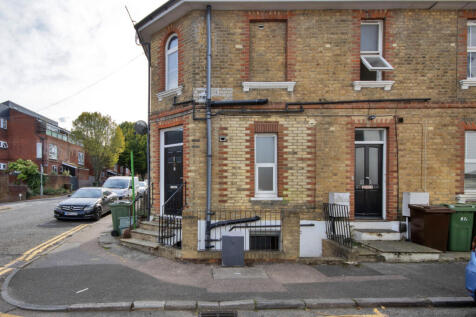 Studio flat for sale