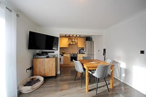 Flat 9 Kingsholme, Bournemouth, 2 bed house for sale