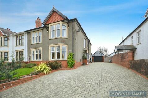 4 bedroom semi-detached house for sale