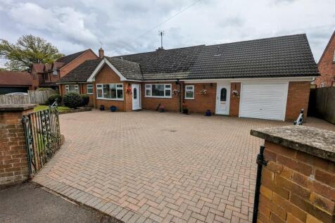 4 bedroom detached bungalow for sale