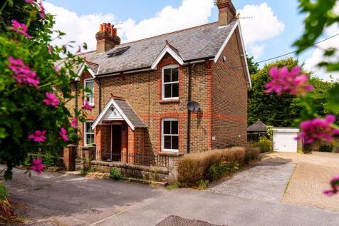 Park Road, Henfield 2 bed terraced house for sale