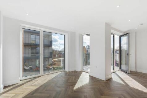 3 bedroom flat for sale