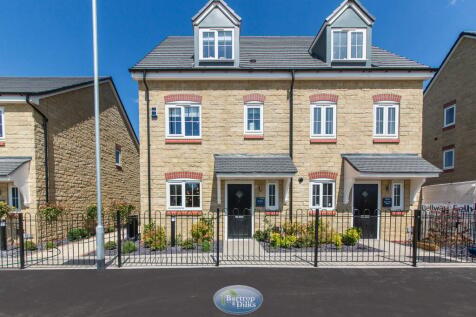 4 bedroom semi-detached house for sale