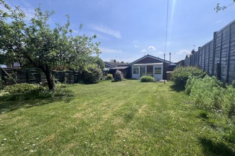 2 bedroom detached bungalow for sale