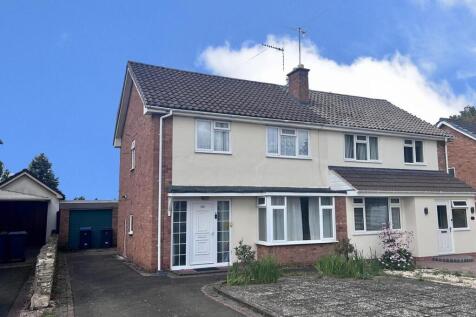 3 bedroom semi-detached house for sale