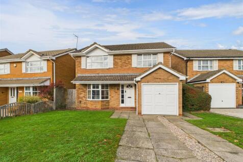 St. Andrews Crescent... 4 bed detached house for sale