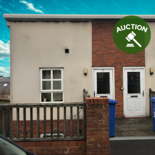 End of terrace house for sale