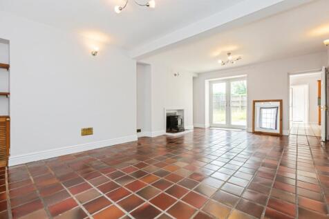 4 bedroom end of terrace house for sale