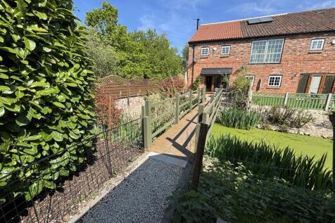 Barn Hill Farm, Howden, Goole 4 bed end of terrace house for sale