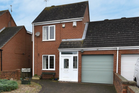 2 bedroom link detached house for sale