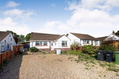Yew Tree Close, Hedge End 4 bed detached bungalow for sale