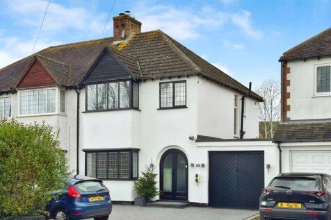 Walmley Road, Sutton Coldfield, B76 2PP 3 bed semi