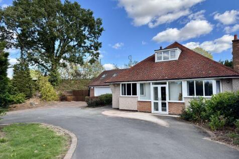 Station Road, Nether Whitacre, B46 2JG 3 bed detached bungalow for sale