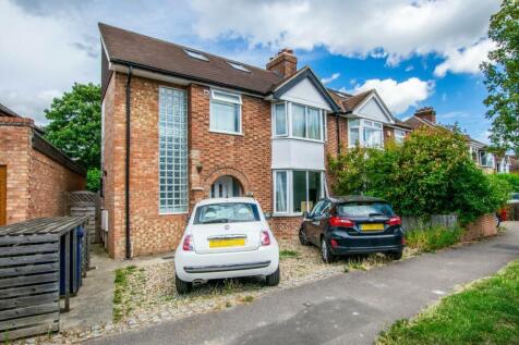 8 bedroom semi-detached house for sale