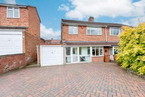 Hazelwood Road, Streetly, Sutton... 3 bed semi