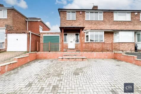 Yewtree Road, Streetly, B74 3SL 3 bed semi