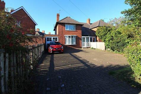 Harden Road, Bloxwich, Walsall, WS3 1ES 3 bed semi