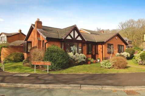 High Land Road, Upper Stonnall, WS9 9ER 3 bed detached bungalow for sale