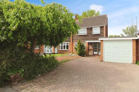 Whitehouse Way, Aldridge, WS9 0BB 3 bed semi