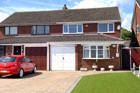 Wallheath Crescent, Stonnall, WS9 9HS 3 bed semi