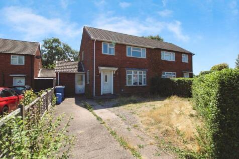 Main Street, Stonnall, WS9 9DY 3 bed semi