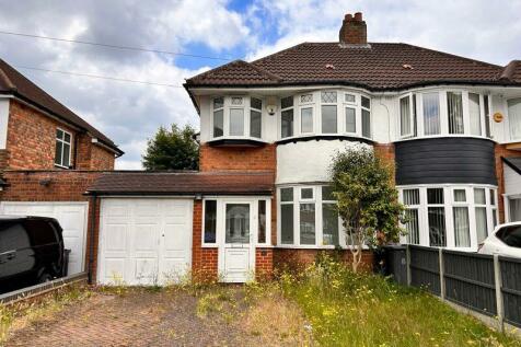 3 bedroom semi-detached house for sale