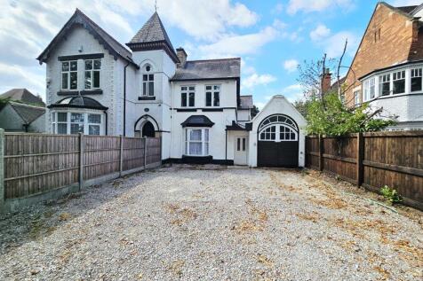 Birmingham Road, Sutton Coldfield... 3 bed semi