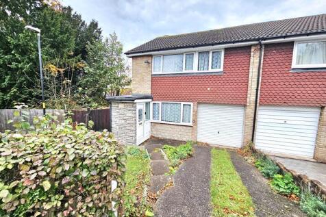 Moorfield Drive, Sutton Coldfield... 3 bed semi