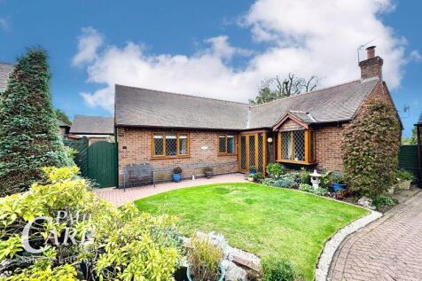 Keating Gardens, Four Oaks, Sutton... 3 bed detached bungalow for sale