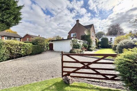 Doctors Lane, Shenstone, Lichfield... 3 bed detached house for sale