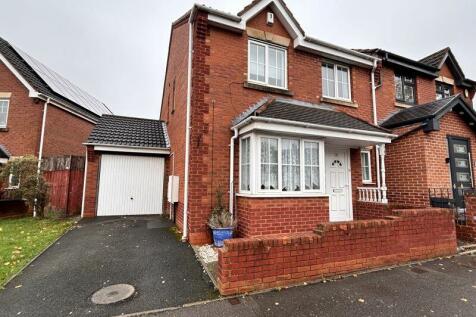 4 bedroom semi-detached house for sale