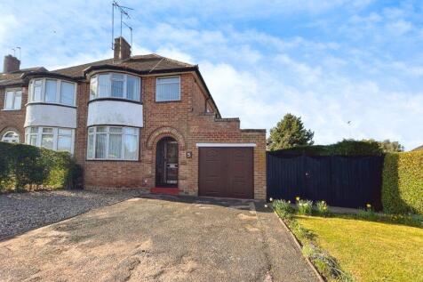 Cedarwood Croft, Great Barr... 3 bed semi