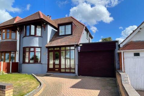 Warren Road, Kingstanding, Birmingham... 3 bed semi