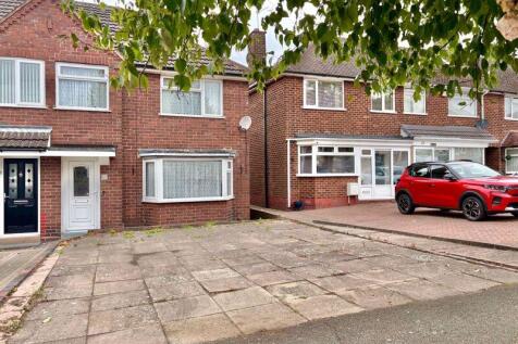 Morland Road, Great Barr, Birmingham... 3 bed semi