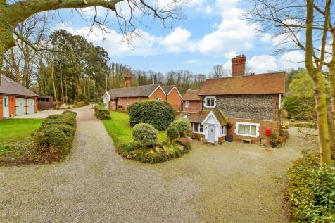 5 bedroom detached house for sale