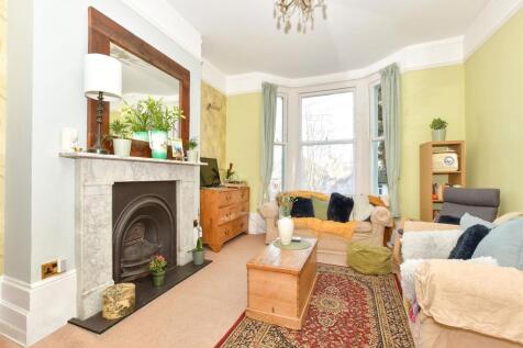 5 bedroom end of terrace house for sale