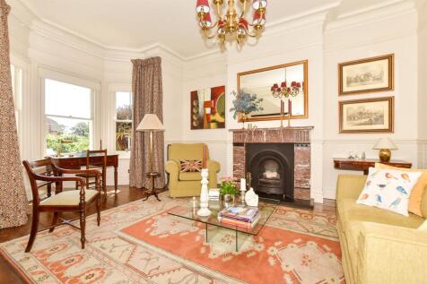 6 bedroom semi-detached house for sale