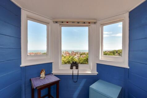 7 bedroom end of terrace house for sale